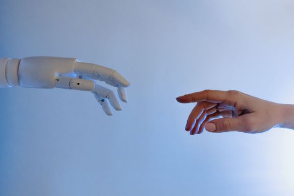 How Can AI Influence the Evolution of Business Strategies in the UK?